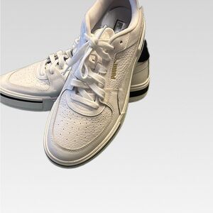 Puma Men's White and Black Sneakers  size 10.5